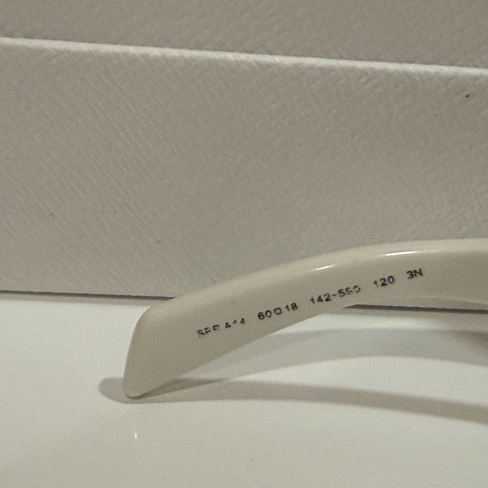 Prada Cream VR Glasses - Picture 4 of 9